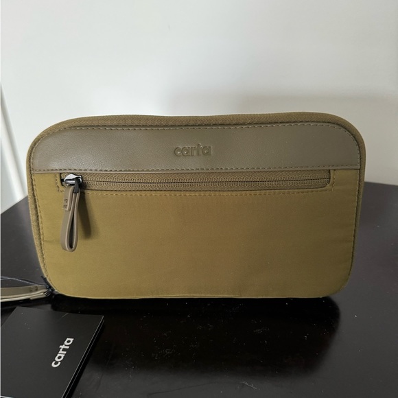 Carta family passport holder nwt - Picture 1 of 3